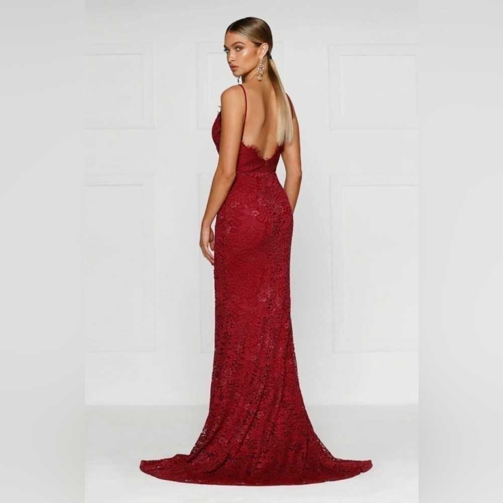 Alamour the Label Layali Dress in Red - Picture 4 of 10